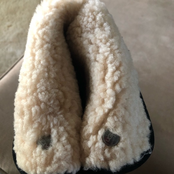 UGG Boots - Picture 4 of 6